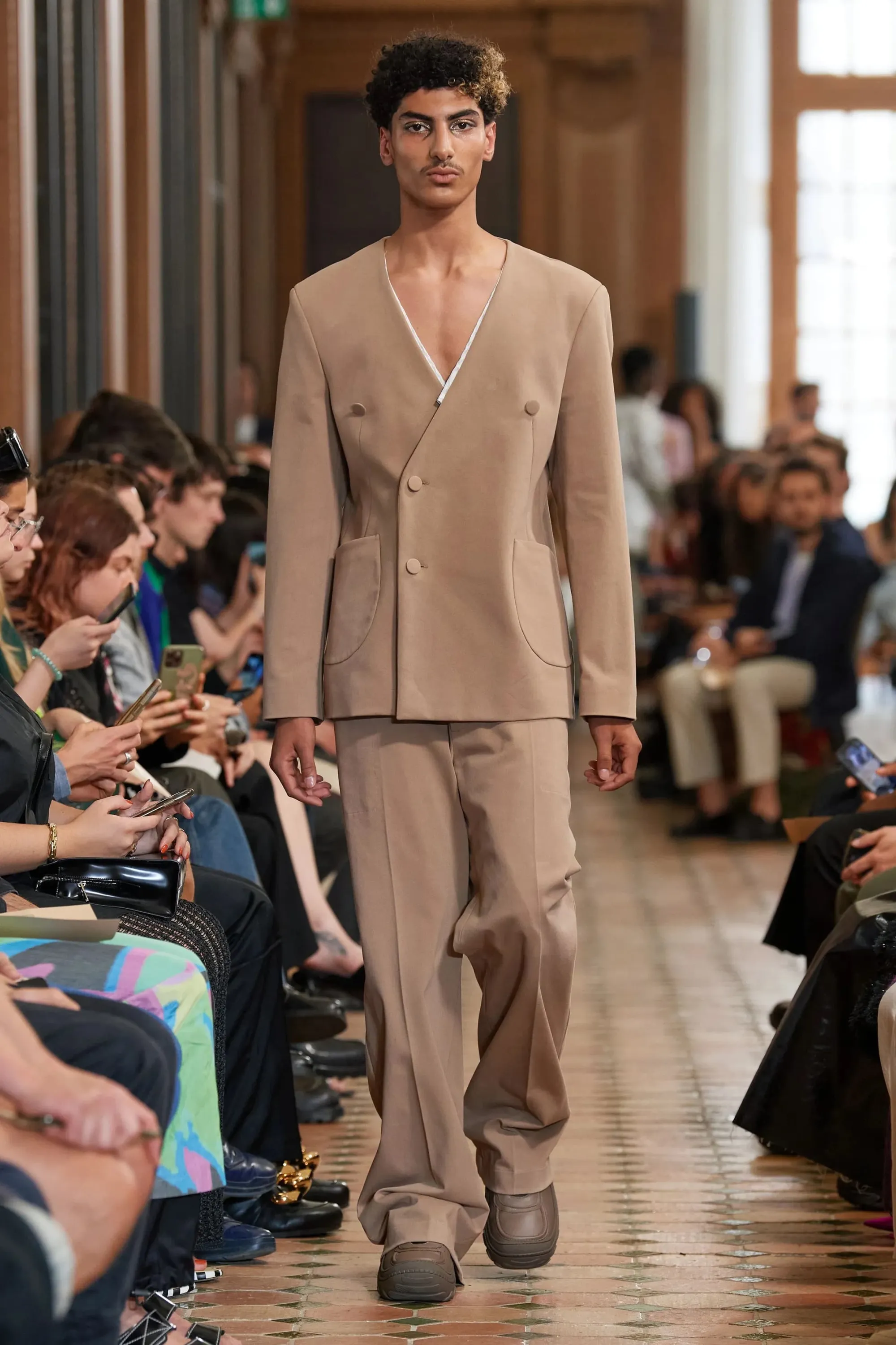 Kiko Kostadinov SS23 Zlatyu Look 1